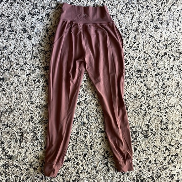 Athleta Powervita Saluation High Rise Jogger Pants XS Tall dusty rose - Picture 4 of 8